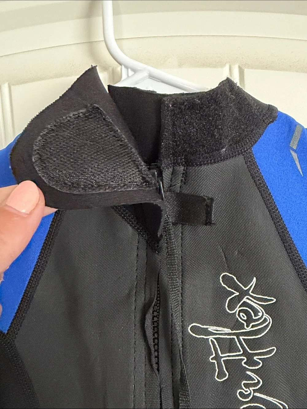 HydroFlex Kids Shorty Wetduit - Black with Blue Sleeves